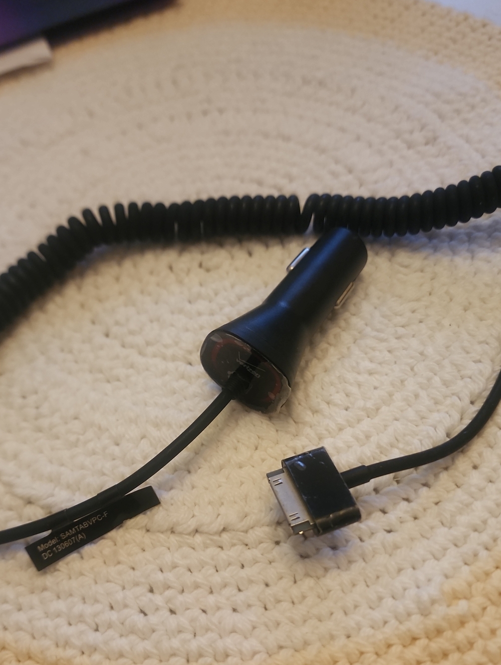 In-Car 30-Pin Charger Cable - Black